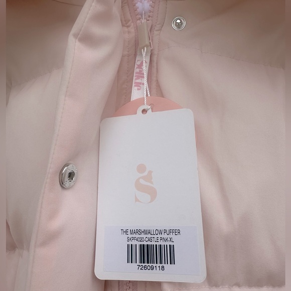 Selkie - ‘The Castle Pink Marshmallow Puffer’ - Picture 6 of 6